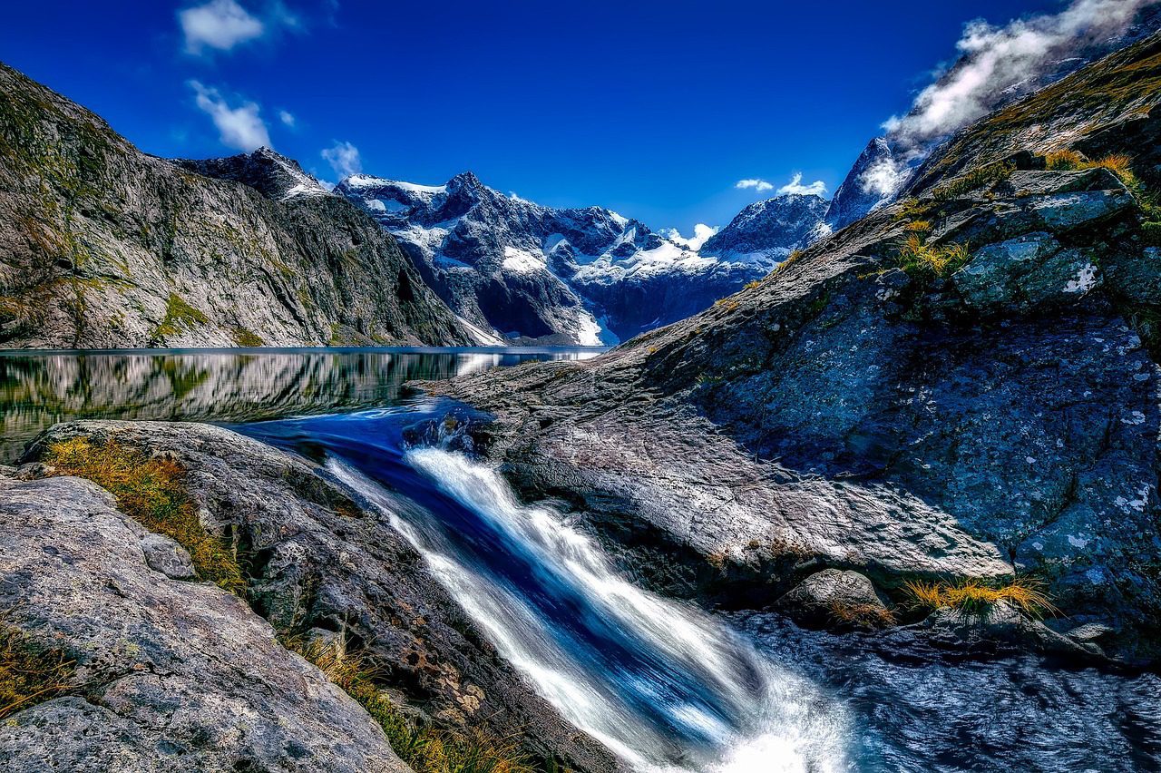 NZ GDP up 0.8%, third straight quarterly growth; manufacturing and tourism lead 2 稳了!新西兰GDP增长0.8%!经济连续第三季回温!制造业与旅游业增长强劲!