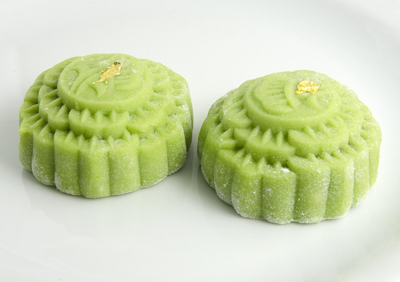 Specialty Mooncakes Reinvent Export Push as Mid-Autumn Flavours Go Global 2 Specialty Mooncakes Reinvent Export Push as Mid-Autumn Flavours Go Global